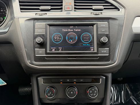 Used 2019 Volkswagen Tiguan S image 13