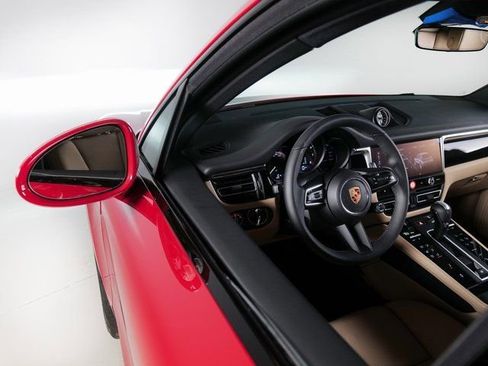 New 2026 Porsche Macan Base image 27