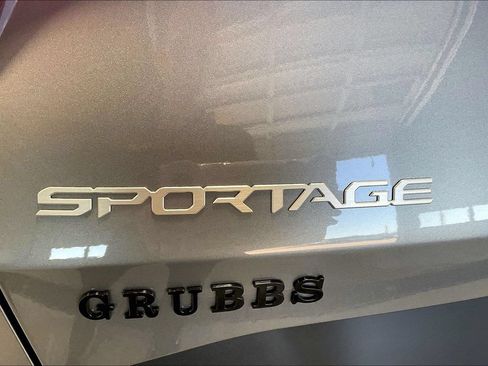 Used 2026 Kia Sportage LX FWD image 32