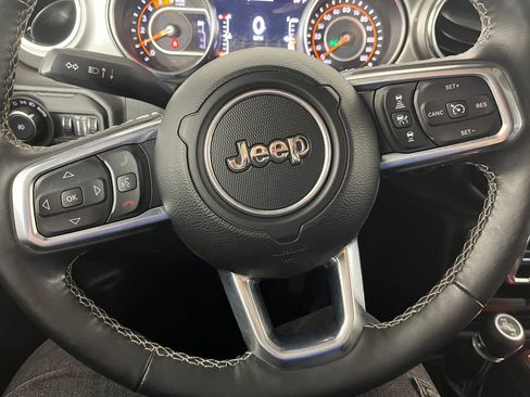 Used 2021 Jeep Wrangler Unlimited Sahara AWD/4WD image 23