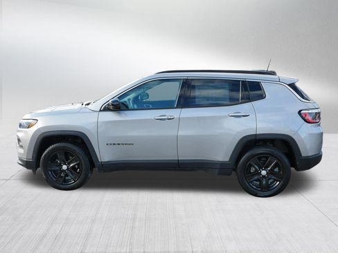 Used 2022 Jeep Compass Latitude image 4