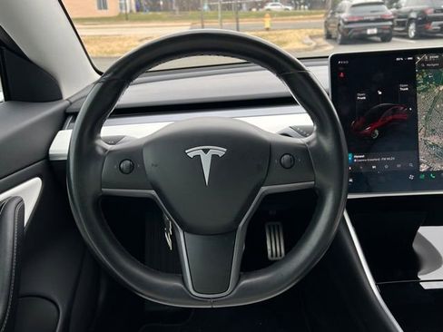 Used 2018 Tesla Model 3 Long Range image 17