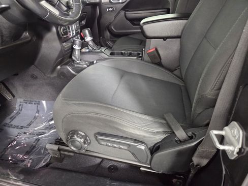 Used 2018 Jeep Wrangler Sport image 25