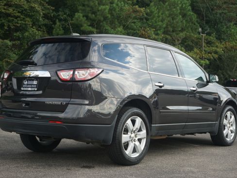 Used 2016 Chevrolet Traverse LT w/ Style and Technology Package image 9