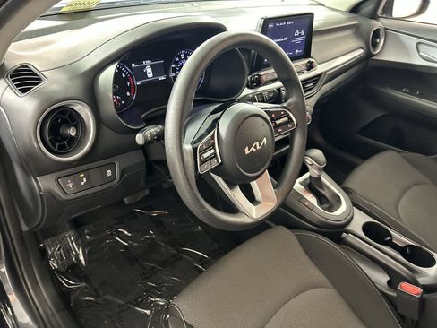 Used 2024 Kia Forte LXS w/ LXS Technology Package FWD image 11