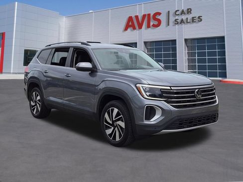 Used 2025 Volkswagen Atlas SE FWD image 3
