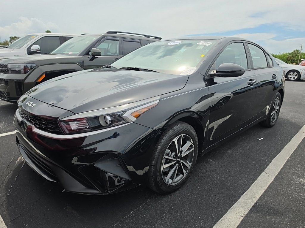Certified 2024 Kia Forte LXS FWD image 5
