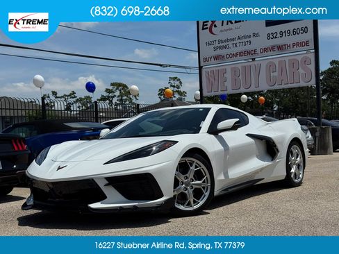 Used 2021 Chevrolet Corvette Stingray Preferred Cpe w/ Engine Appearance Package RWD image 1