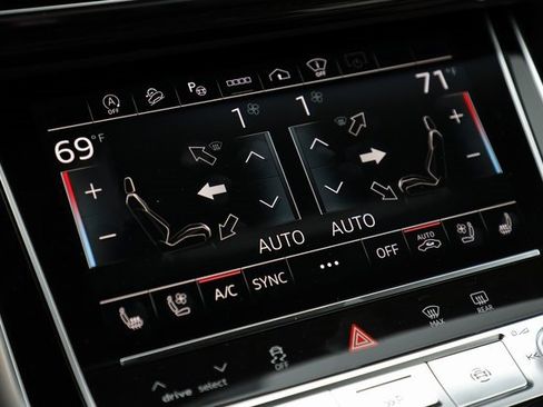 Used 2025 Audi Q7 3.0T Prestige w/ Prestige Package image 37