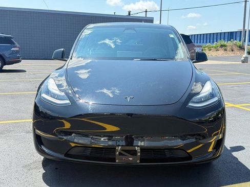 Used 2022 Tesla Model Y Long Range AWD/4WD image 11