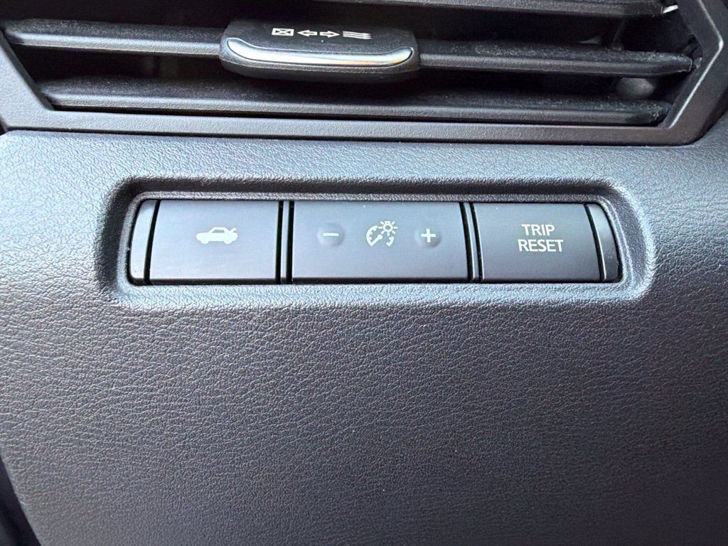 Used 2022 Nissan Altima 2.5 SR FWD image 16