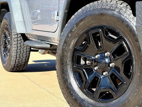 Used 2016 Jeep Wrangler Sport image 2
