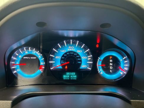 Used 2010 Ford Fusion SE FWD image 12