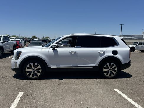Used 2022 Kia Telluride S AWD/4WD image 2