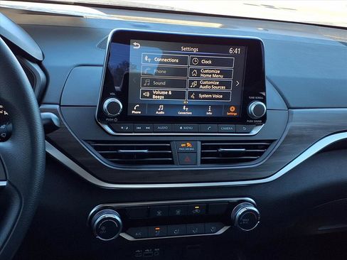 New 2025 Nissan Altima 2.5 SV image 16