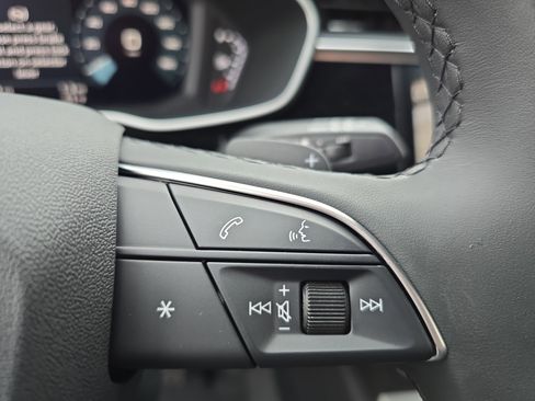 New 2025 Audi Q3 2.0T Premium image 18