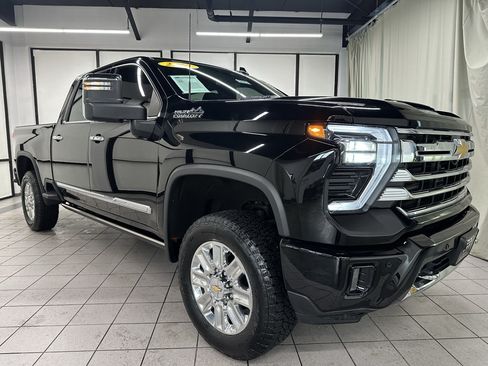 Certified 2024 Chevrolet Silverado 2500 High Country AWD/4WD image 2