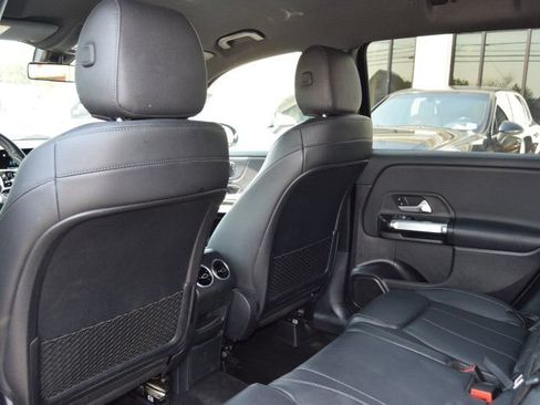 Used 2021 Mercedes-Benz GLB 250 4MATIC w/ Premium Package image 30
