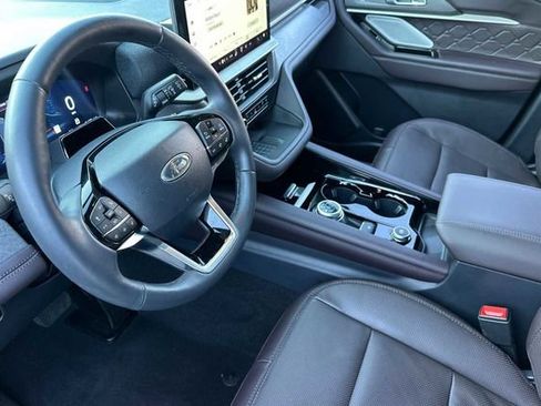 Used 2025 Ford Explorer Platinum w/ Ultimate Package image 4