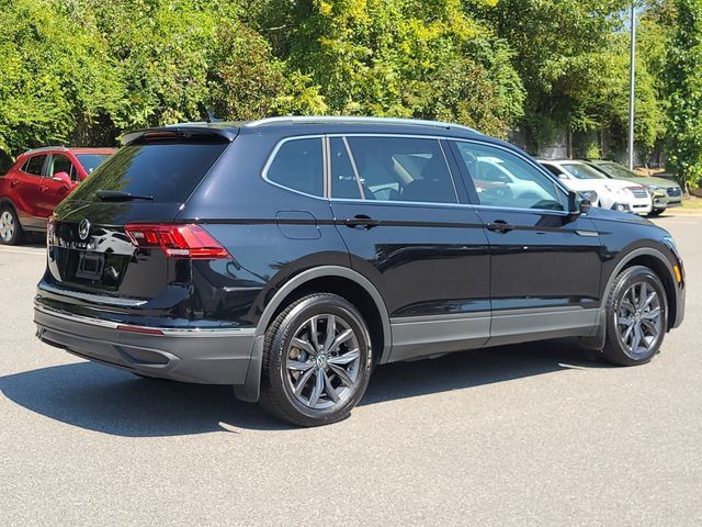 Used 2022 Volkswagen Tiguan SE FWD image 3