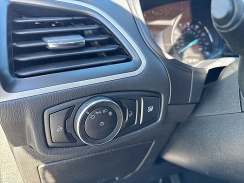 Used 2024 Ford Edge SEL image 47