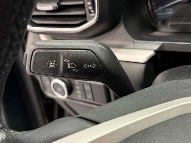 Used 2023 Ford Explorer XLT w/ Equipment Group 202A AWD/4WD image 16