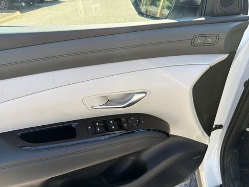 Used 2025 Hyundai Tucson Limited AWD/4WD image 15