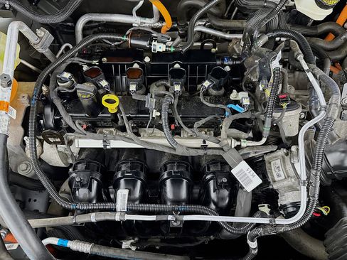 Used 2022 Ford Escape Titanium w/ Class II Trailer Tow Package image 38