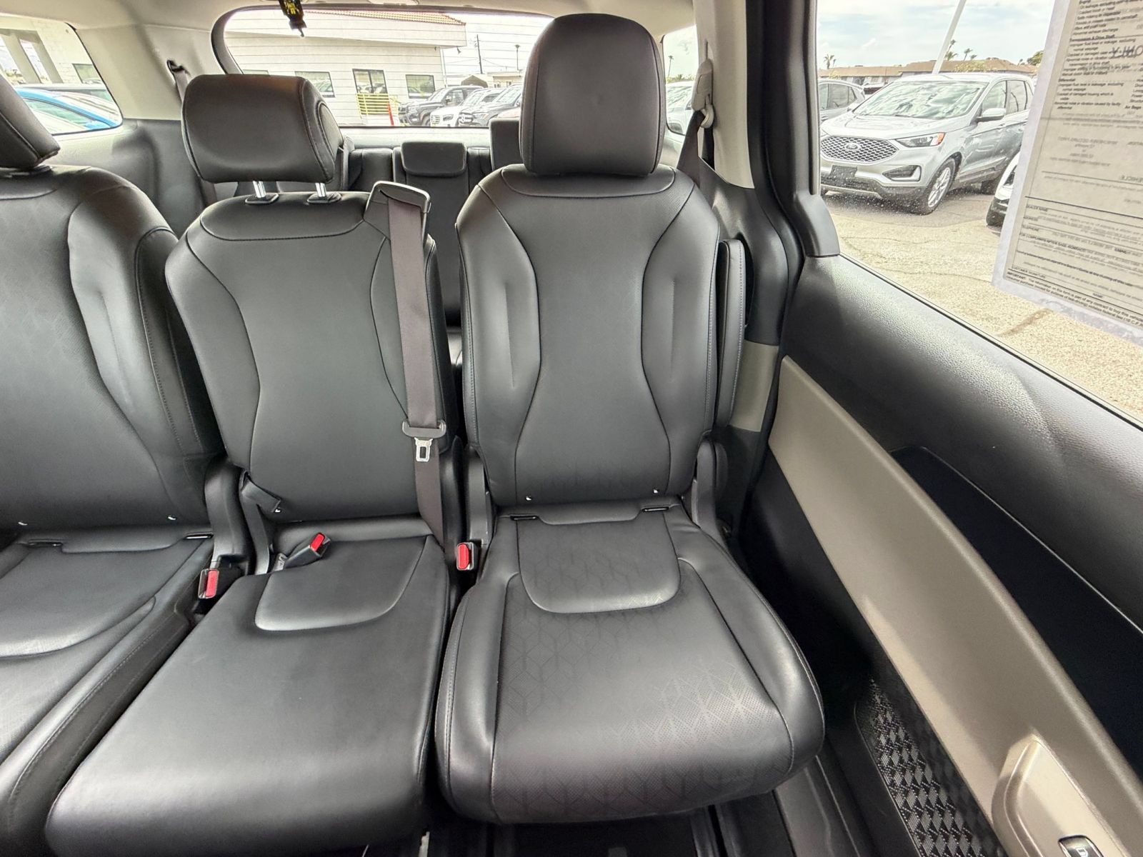 Used 2026 Kia Carnival FWD image 38