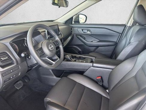 Used 2024 Nissan Rogue SV w/ SV Premium Package FWD image 9