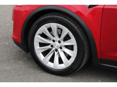 Used 2018 Tesla Model X 100D image 6