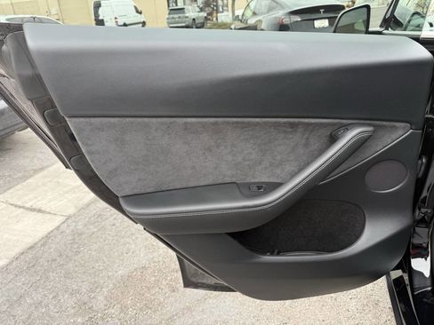 Used 2023 Tesla Model Y Performance image 20