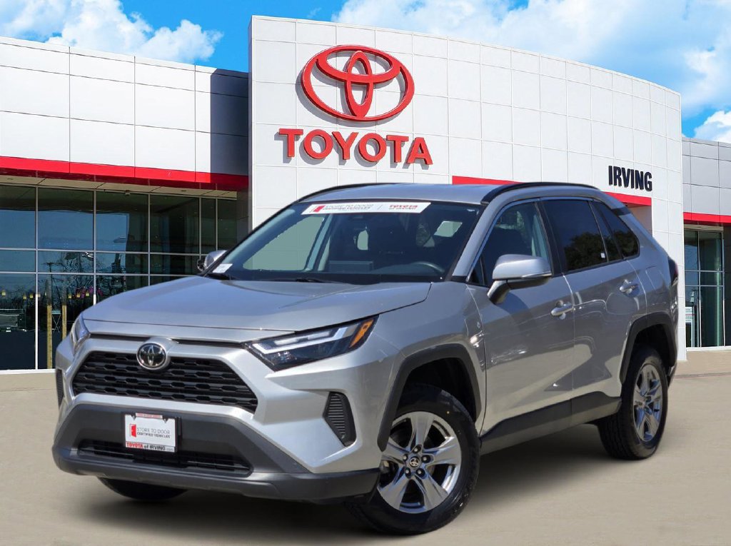 Used 2024 Toyota RAV4 XLE FWD image 1