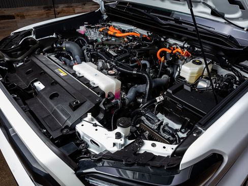 Used 2024 Toyota Tacoma TRD Sport image 39