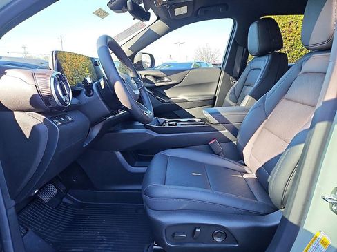 New 2026 Chevrolet Equinox LT w/ Convenience Package II image 9