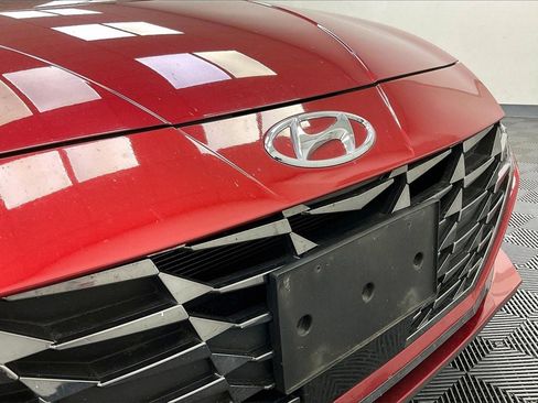 Used 2023 Hyundai Elantra Limited image 24