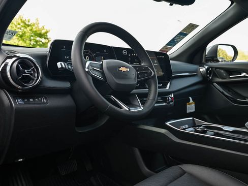 New 2026 Chevrolet Equinox LT w/ Convenience Package II image 19