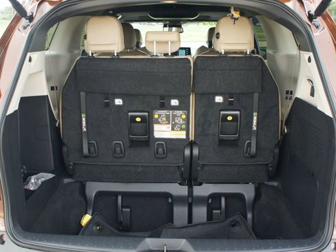 Used 2024 Toyota Sienna XLE image 20