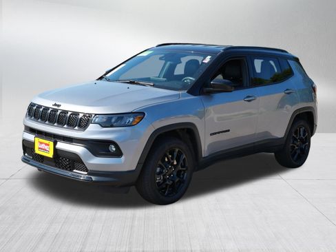 Certified 2023 Jeep Compass Latitude w/ Convenience Group AWD/4WD image 3