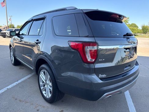 Used 2016 Ford Explorer XLT w/ Equipment Group 202A AWD/4WD image 5