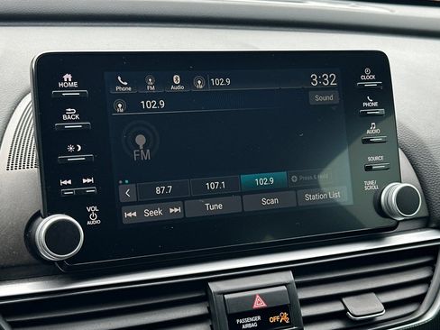 Used 2018 Honda Accord Sport image 17