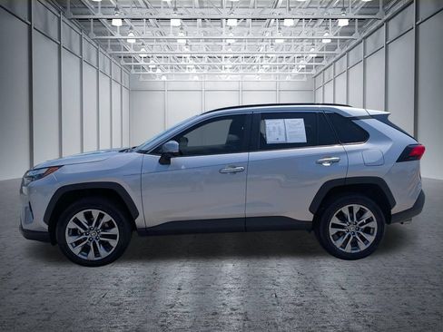 Used 2022 Toyota RAV4 XLE Premium FWD image 11