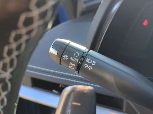 Used 2021 Chevrolet Corvette Stingray Coupe w/ 1LT image 18