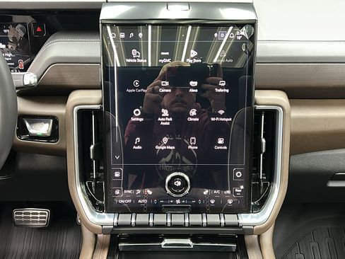 Used 2025 GMC Yukon XL Denali Ultimate image 18