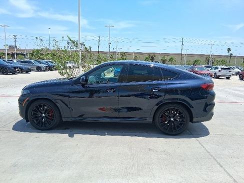 Used 2025 BMW X6 xDrive40i w/ Executive Package AWD/4WD image 3