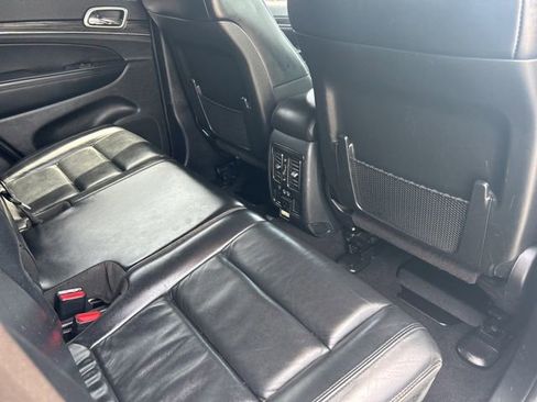 Used 2019 Jeep Grand Cherokee Limited AWD/4WD image 12