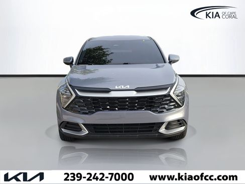 Used 2024 Kia Sportage EX FWD image 2