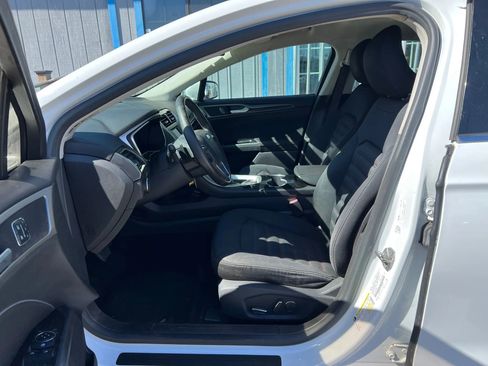 Used 2016 Ford Fusion SE image 10