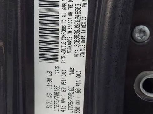 Used 2014 RAM 3500 Tradesman w/ Chrome Appearance Group image 21