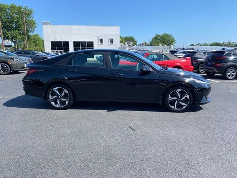 Certified 2023 Hyundai Elantra SEL w/ Convenience Package FWD image 2